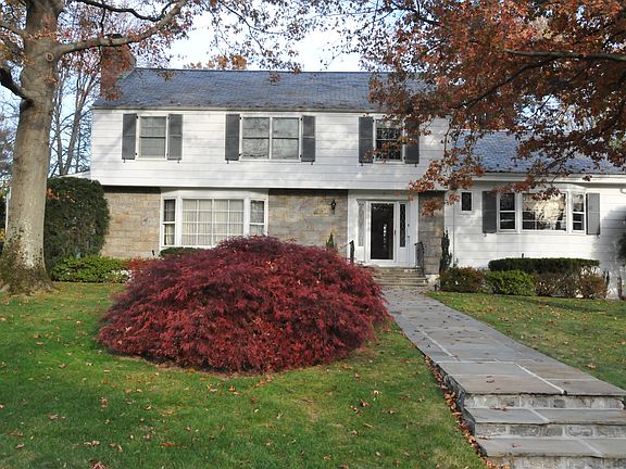 2nd image of 5 Westview Ln
