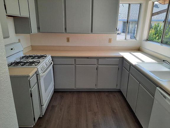 3rd image of 28671 Calle Del Lago #D