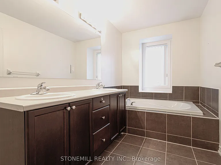 3130 Boxford Cres #5 — Photo 23