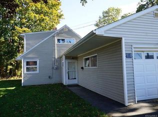 104 Rosalie Dr, Bridgeport, CT 06606