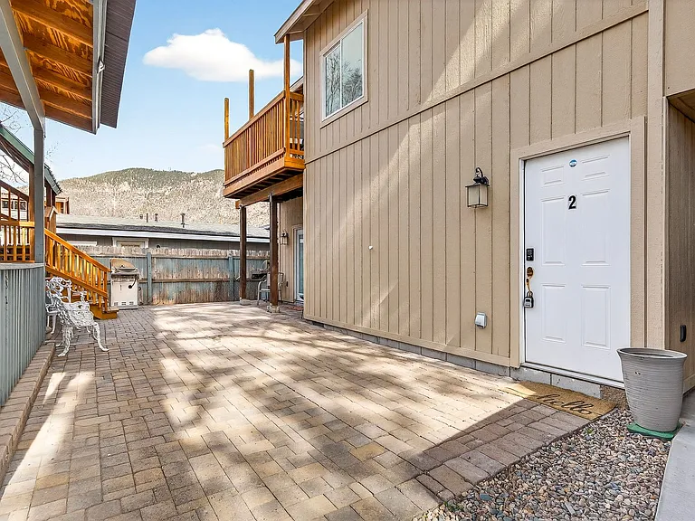 2800 N Ellen St — Photo 3