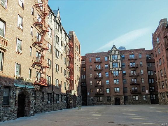 3rd image of 110 Highland Ave APT 3