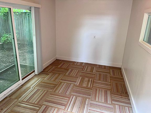 2nd image of 3745 SE Belmont St APT 3