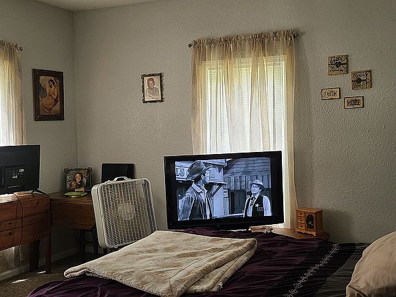 5th image of 132 N Parmenter Ave