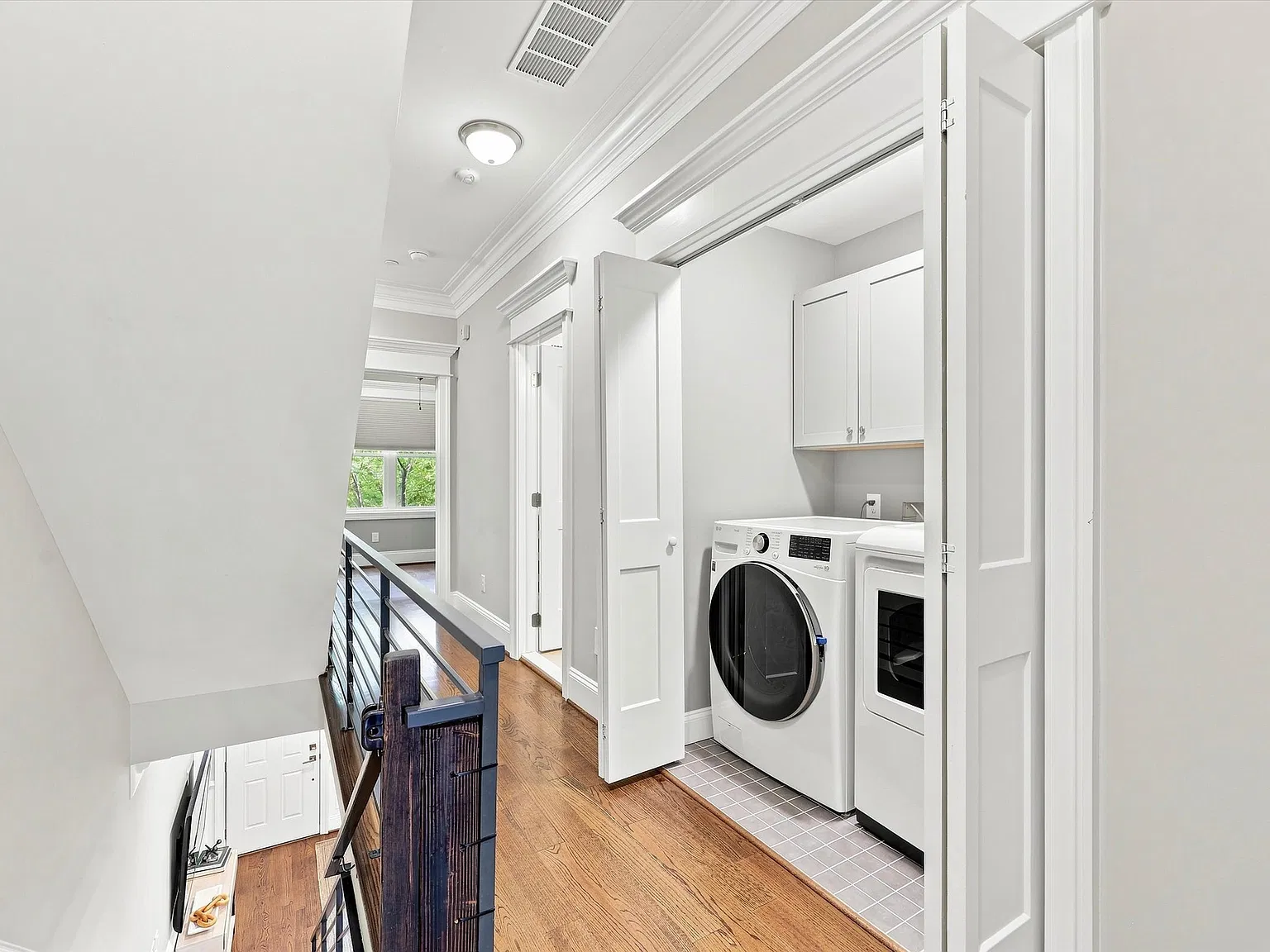 4 bed, 2.5 bath, 2100 sqft, $4,750 — Photo 4