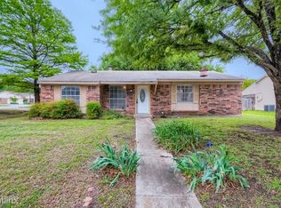3801 Kippers Ct, Arlington, TX 76016
