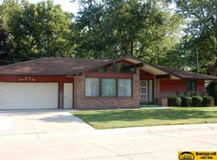 1805 William Dr, Beatrice, NE 68310