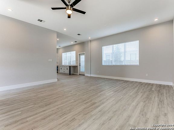 5th image of 1618 W Lawndale Dr #12