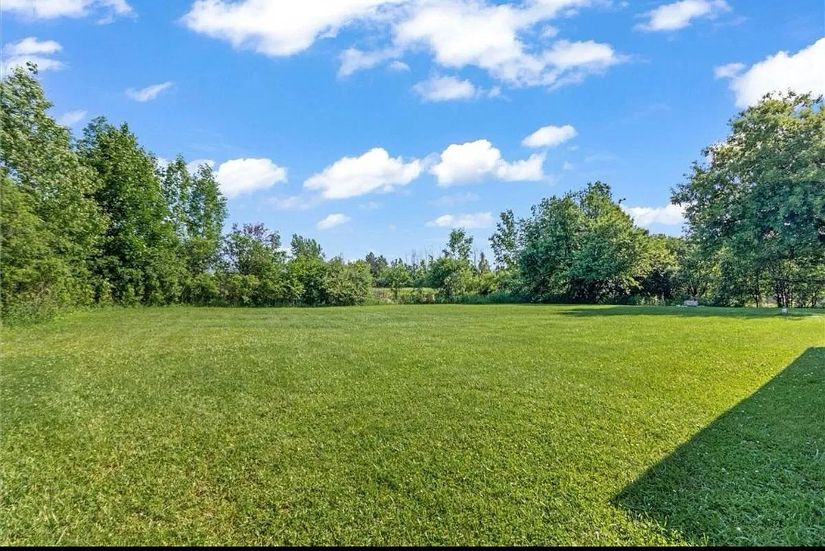 2 bed, 1.0 bath, 1260 sqft, $1,650 — Photo 4