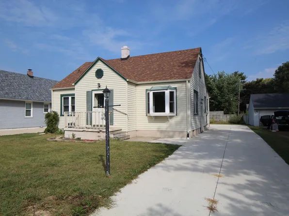 632 Drexel Blvd, Machesney Park, IL 61115