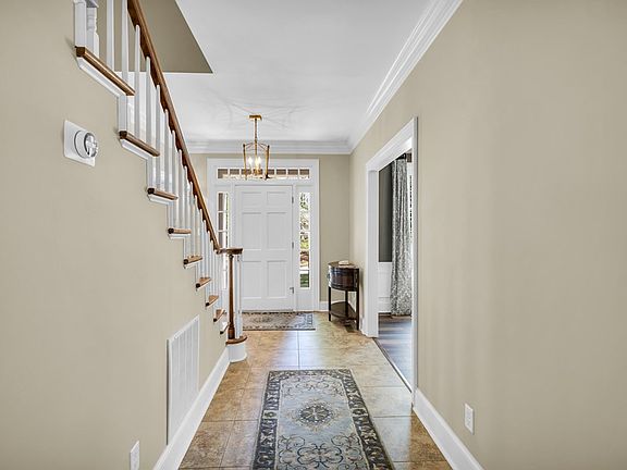 5th image of 206 Gatewood Dr