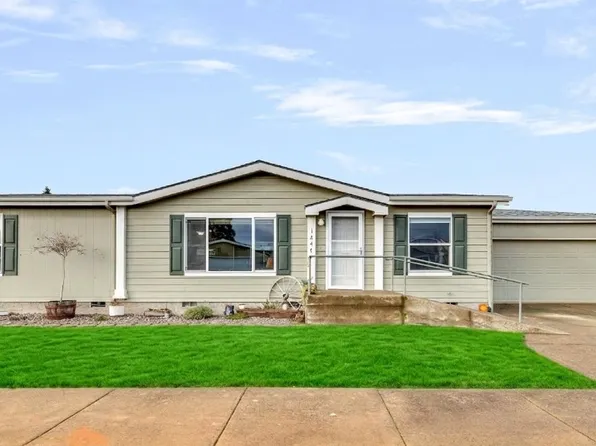 1247 Boardwalk Ave, Molalla, OR 97038