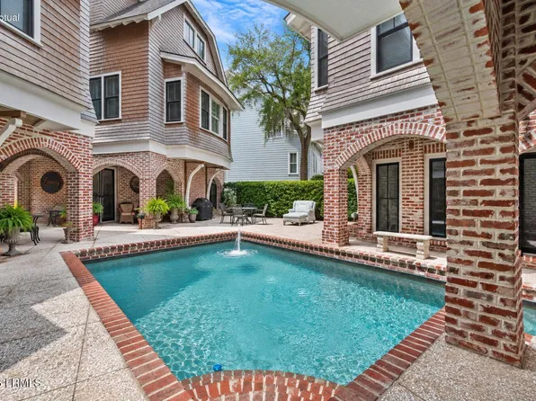 1612 W Paris Avenue, Port Royal, SC 29935