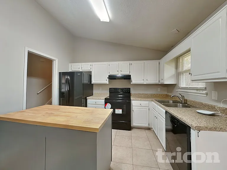 103 Valley Rd — Photo 5