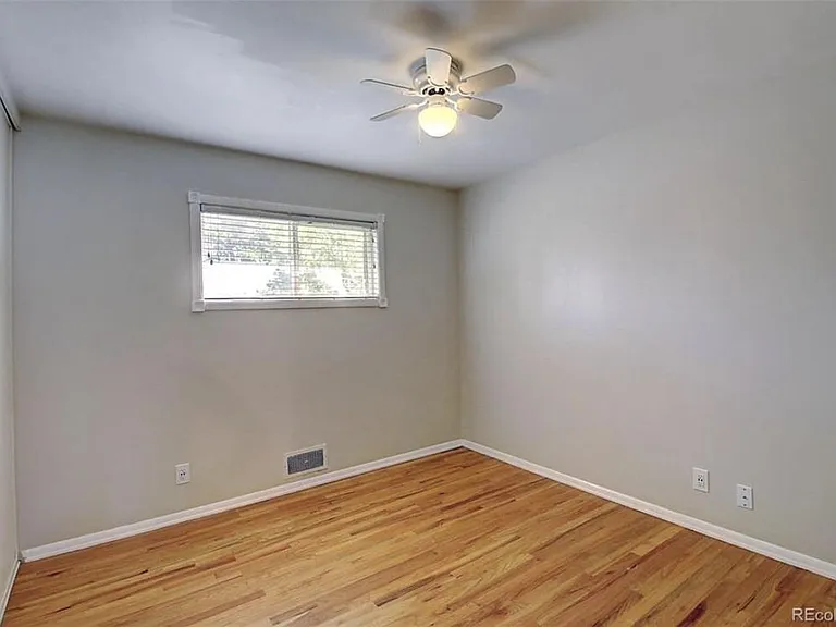 1385 Salem St — Photo 15