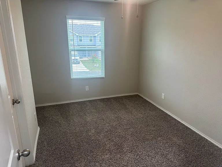 214 Damon Dr — Photo 26