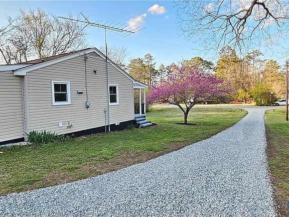 2nd image of 5984 Canterbury Rd