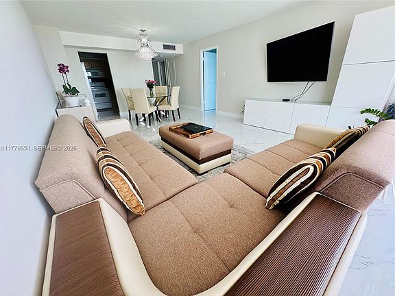 4th image of 18071 Biscayne Blvd APT 1503