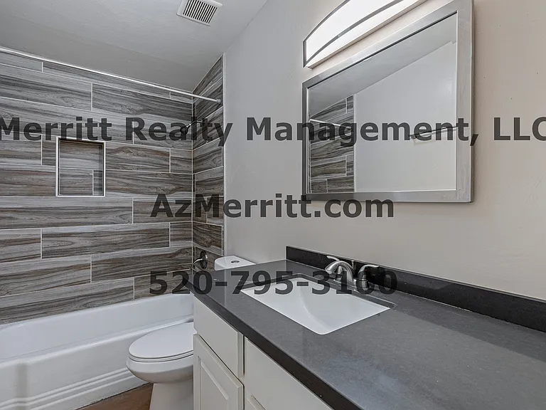 3647 E 2nd St #106 — Photo 23