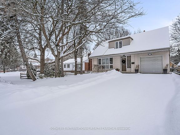 3rd image of 15 Addison Cres