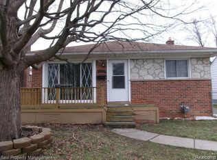 24306 Valley Ave, Eastpointe, MI 48021