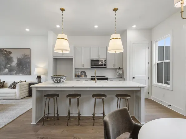 978 Bibbs Cir, Atlanta, GA 30318
