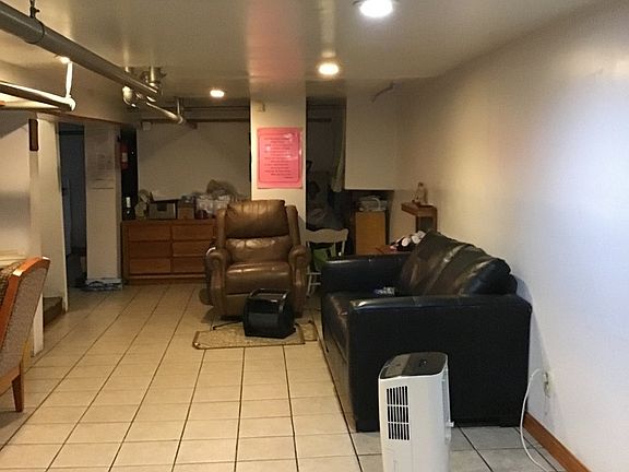 3rd image of 5037 W Adams St