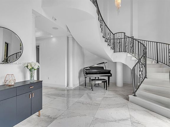 5th image of 2085 Keystone Blvd