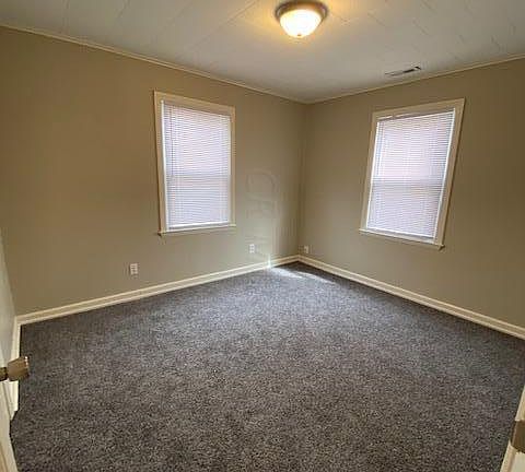 4th image of 2918 Woodland Ave