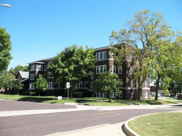 500 NE Madison Ave #A6, Peoria, IL 61603