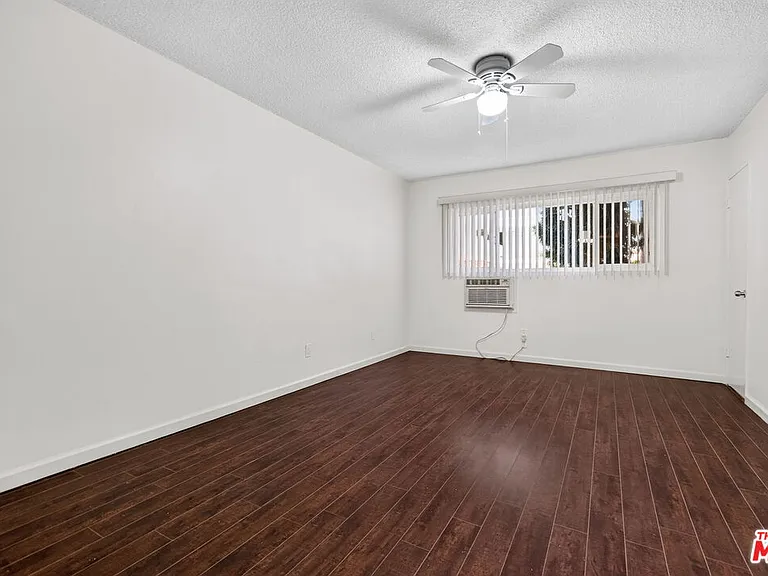 15540 Moorpark St #7 — Photo 11