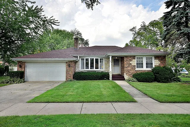 303 E Crescent Ave photo 1