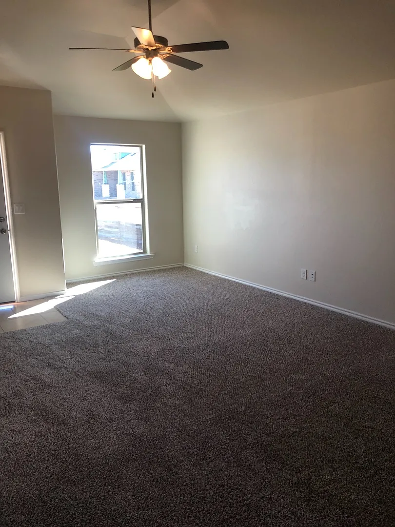 Building Photo - 14102 Avenue V