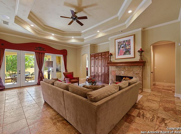 4th image of 4402 Bayberry Row