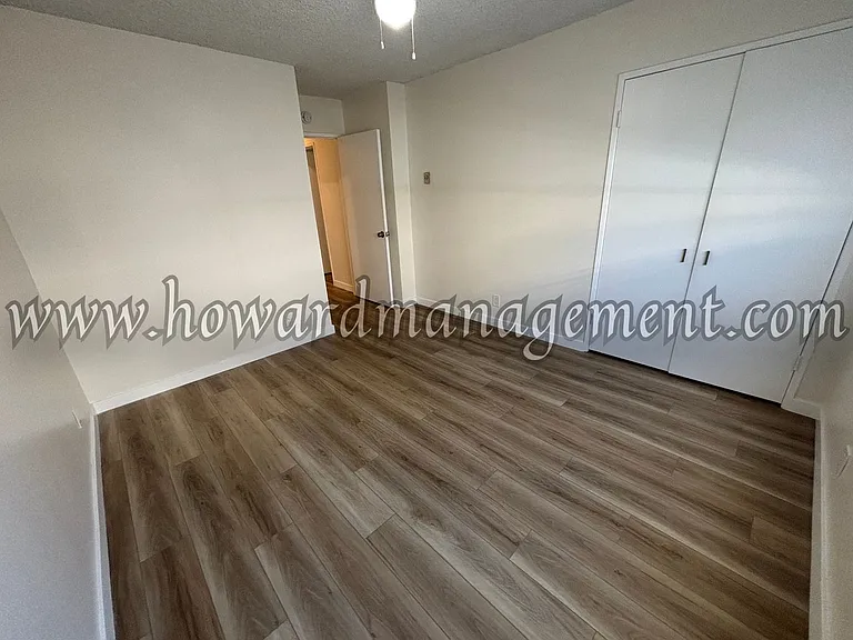 01302EU — Photo 15