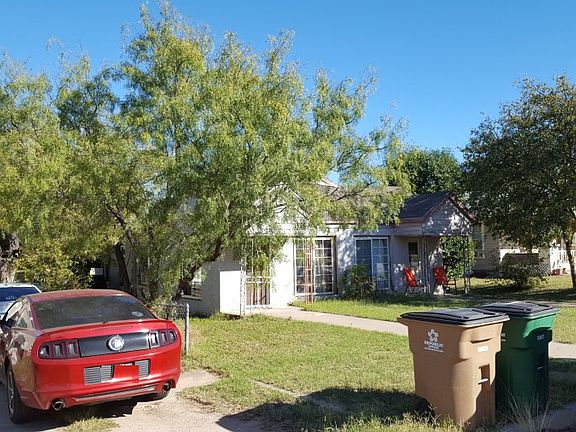 3rd image of 322 W Avenue C