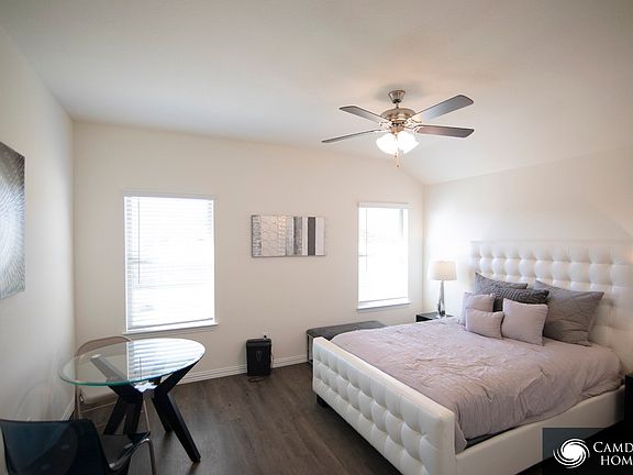 4th image of 10153 Manzanilla Ave