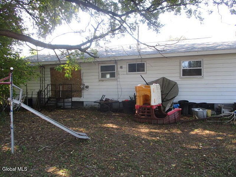 4th image of 1 Thoroughbred Lane