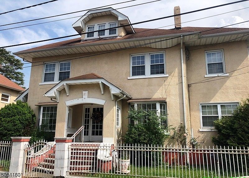 2nd image of 9 Holdsworth Ct