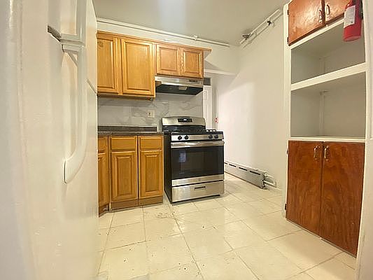 3rd image of 2173 Pacific St #2R