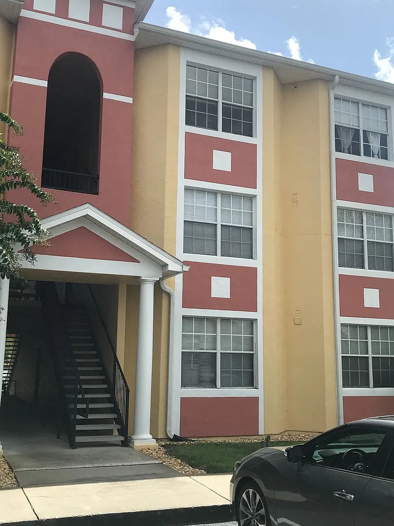 2nd floor condo, 1 bedroom, 1 bathroom — Photo 1