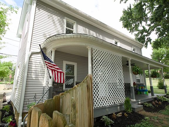 3rd image of 140 W Robinson St