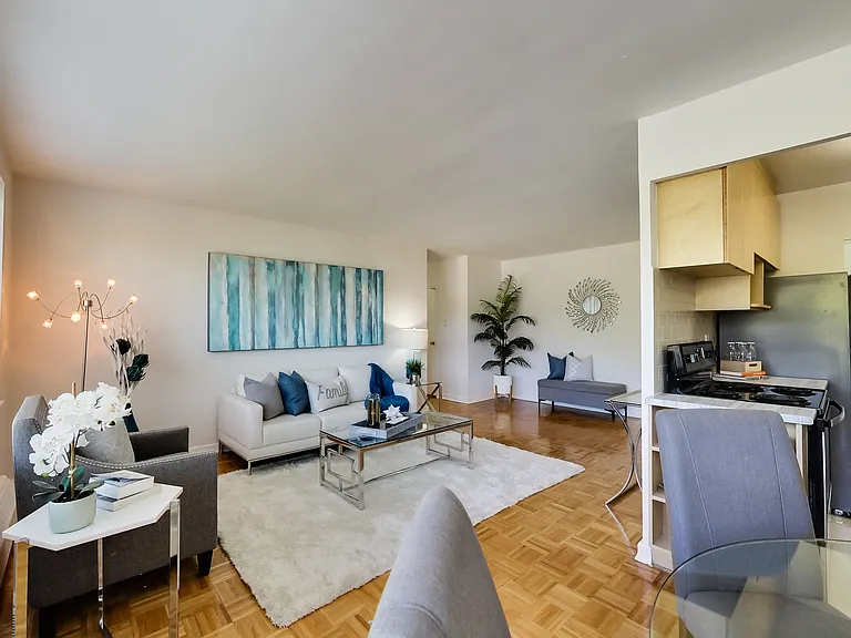 414 Willowdale Ave #112 — Photo 35