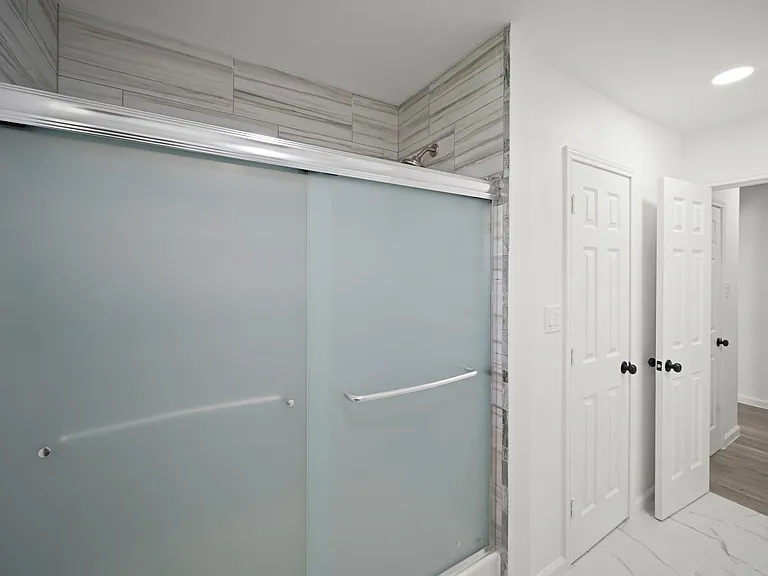 5943 Greenmont Dr — Photo 27