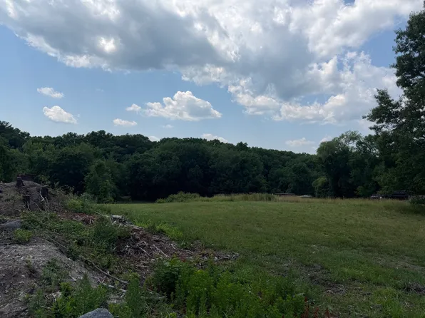 4 West St, Stoughton, MA 02072