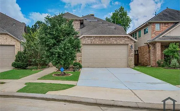 5 bed, 2575 sqft, $2,600 — Photo 2