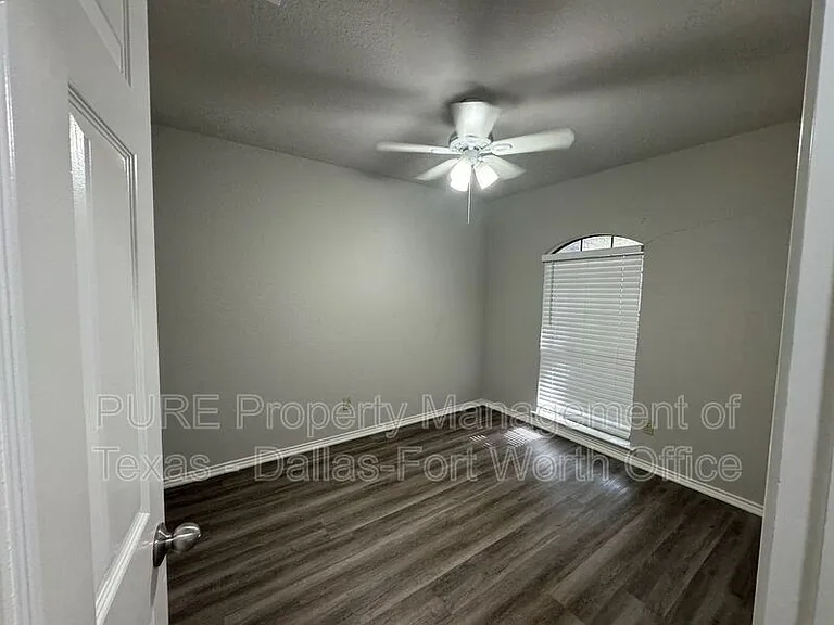 7729 Red Oak St — Photo 9