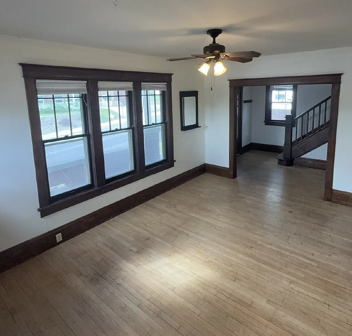 5 bed, 2.0 bath, 1176 sqft, $445 — Photo 3