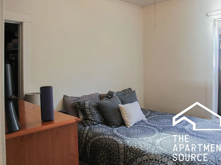 2606 W Gunnison St #3 — Photo 3
