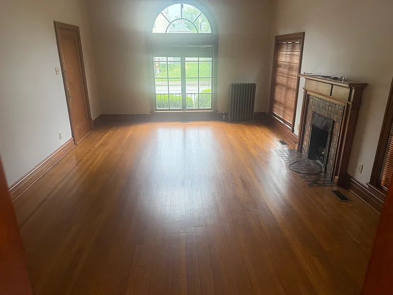 1610 Montgomery Ave #2 — Photo 3